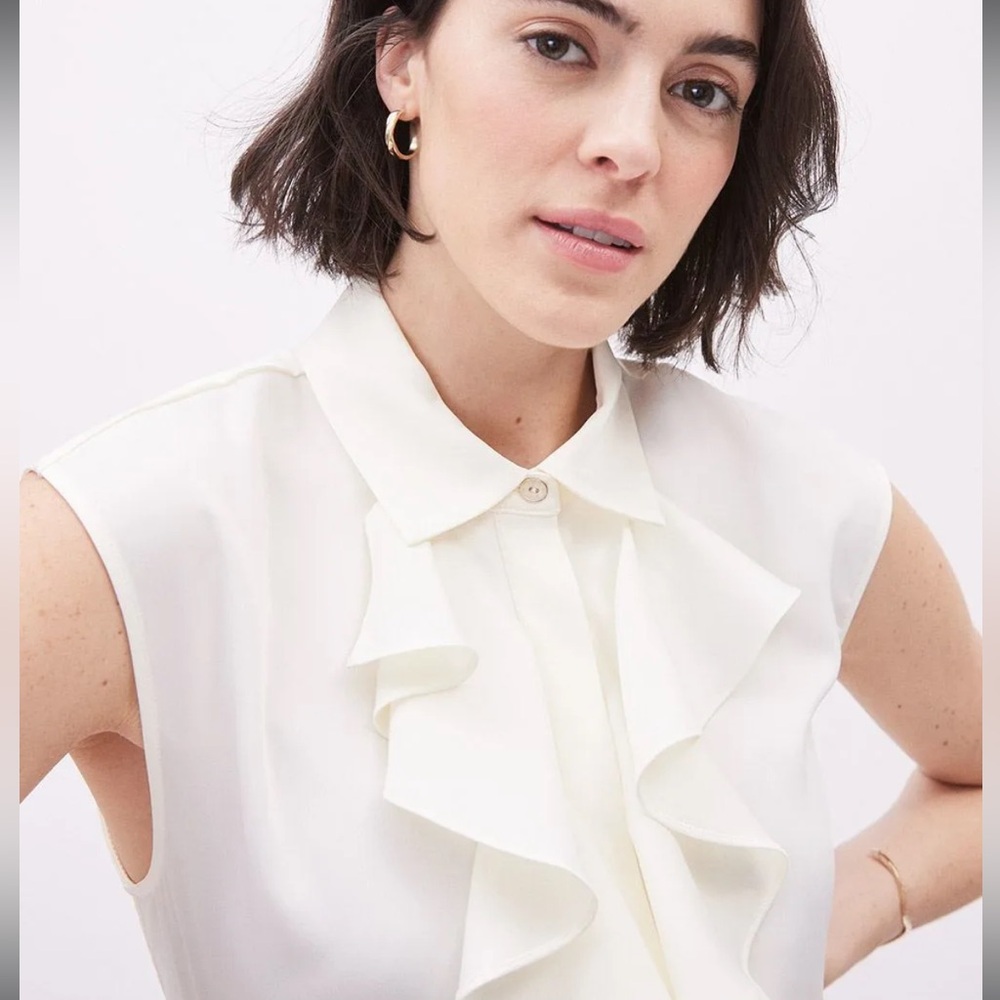 RW&CO. | Sleeveless Buttoned-Down Blouse With Shirt Collar & Jabot | Small